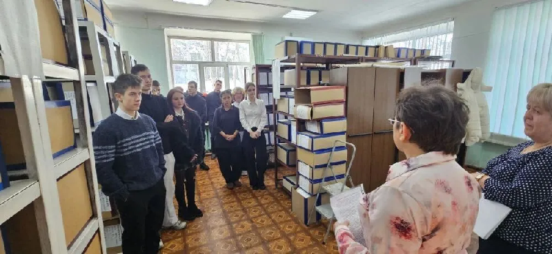 Экскурсия в сектор архива Администрации Нанайского муниципального района